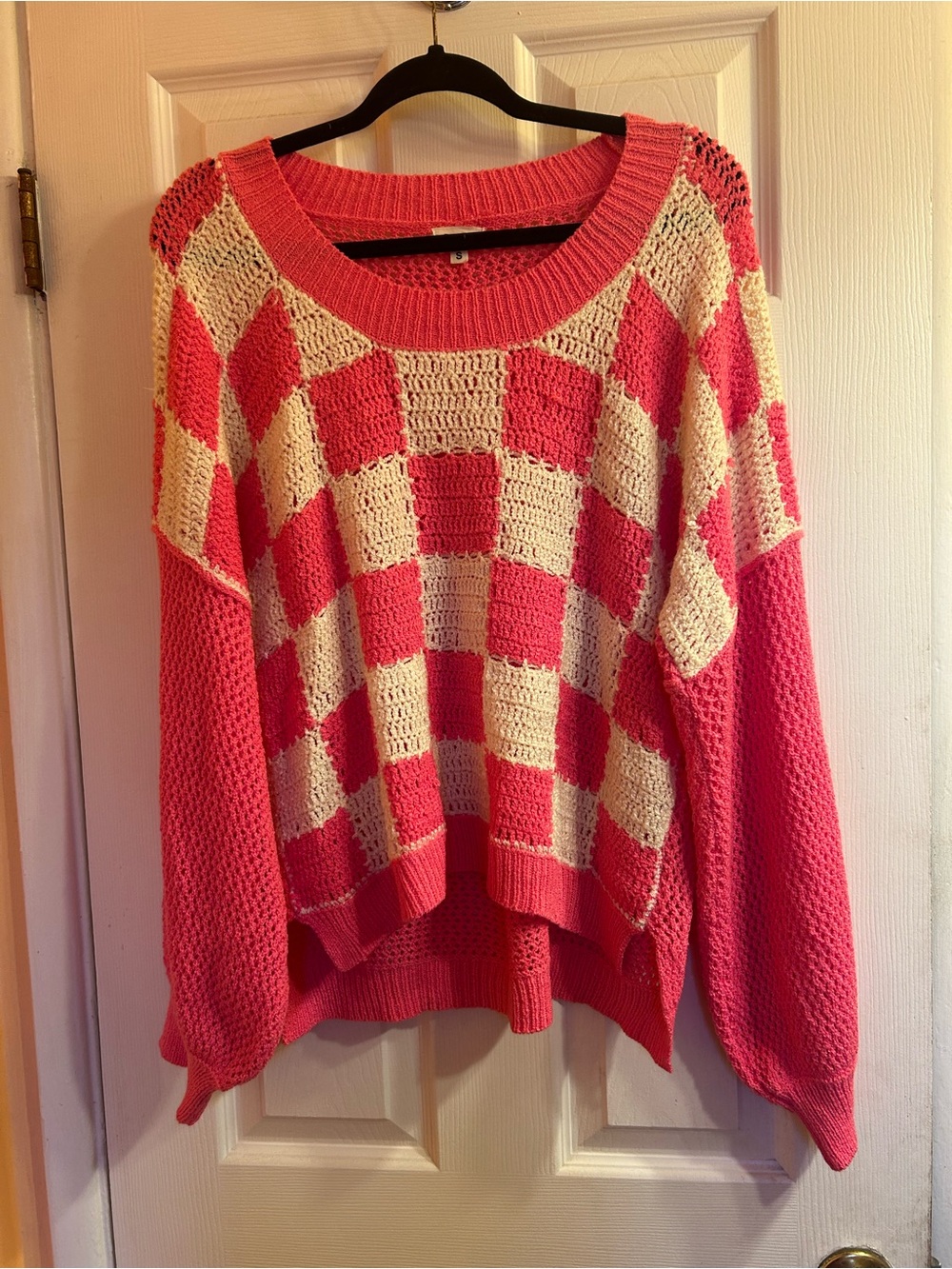 POL Crochet Checkerboard Crewneck Sweater - Pink & Cream